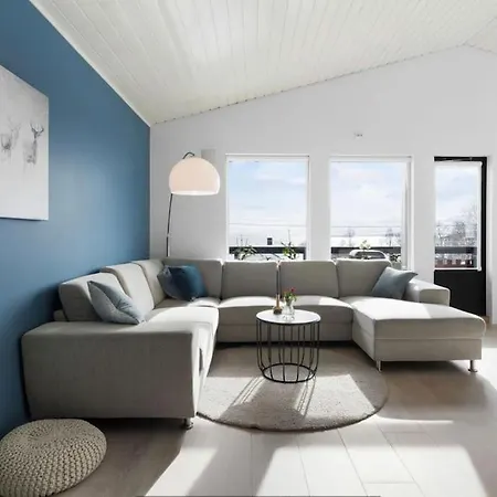 Fully Equipped With Parking For Families, Groups Or Business - 6 People
