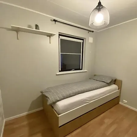 Fully Equipped With Parking For Families, Groups Or Business - 6 People Holiday home