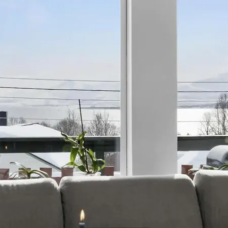 Fully Equipped With Parking For Families, Groups Or Business - 6 People Tromso