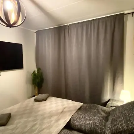 Fully Equipped With Parking For Families, Groups Or Business - 6 People Holiday home